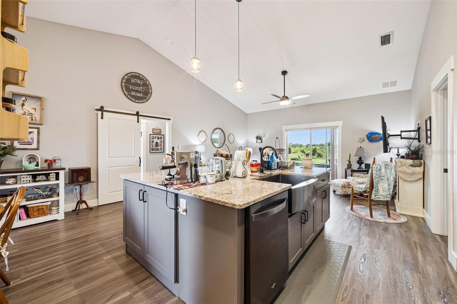 8020 SERGEANT PEPPER DR, HOWEY IN THE HILLS, FL, 34737