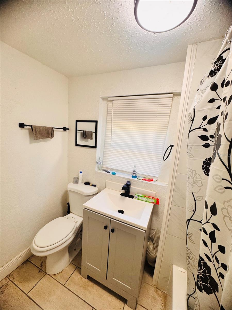 8710 N TANGERINE PL, TAMPA, FL, 33617