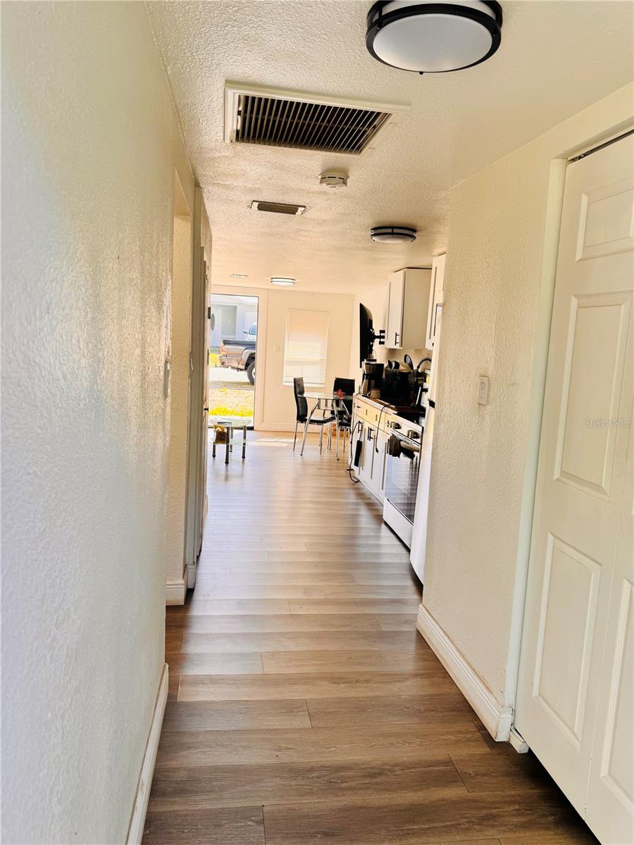 8710 N TANGERINE PL, TAMPA, FL, 33617