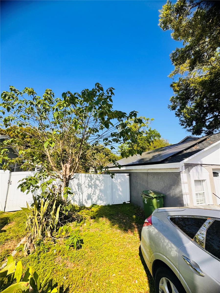 8710 N TANGERINE PL, TAMPA, FL, 33617