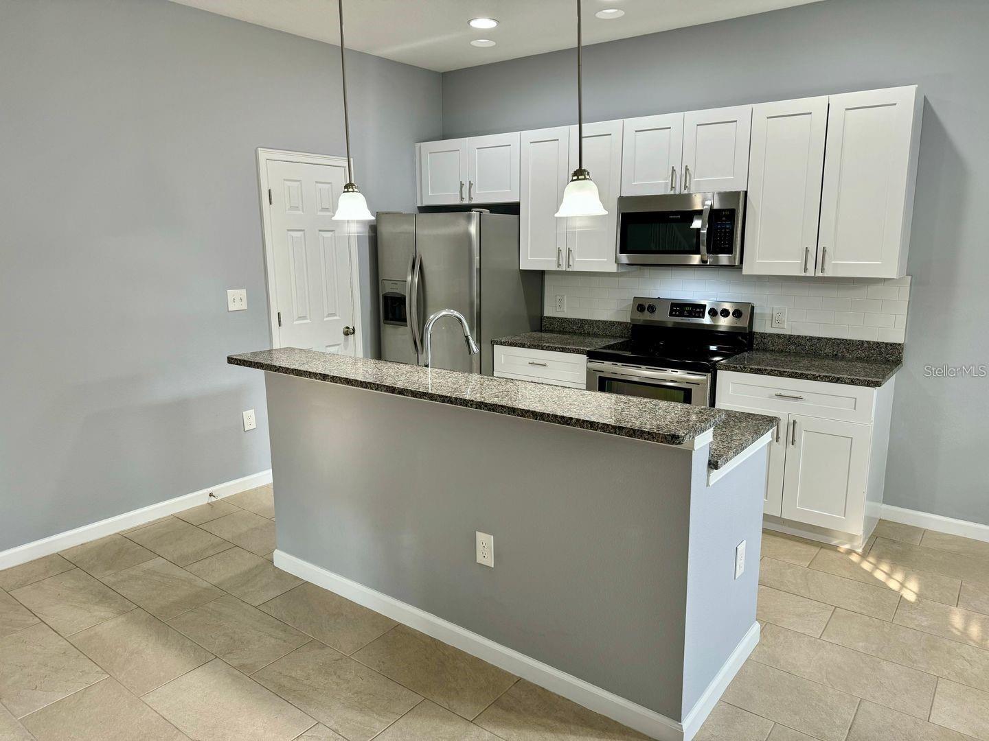 930 LAKEFRONT VILLAGE DR, CLERMONT, FL, 34711