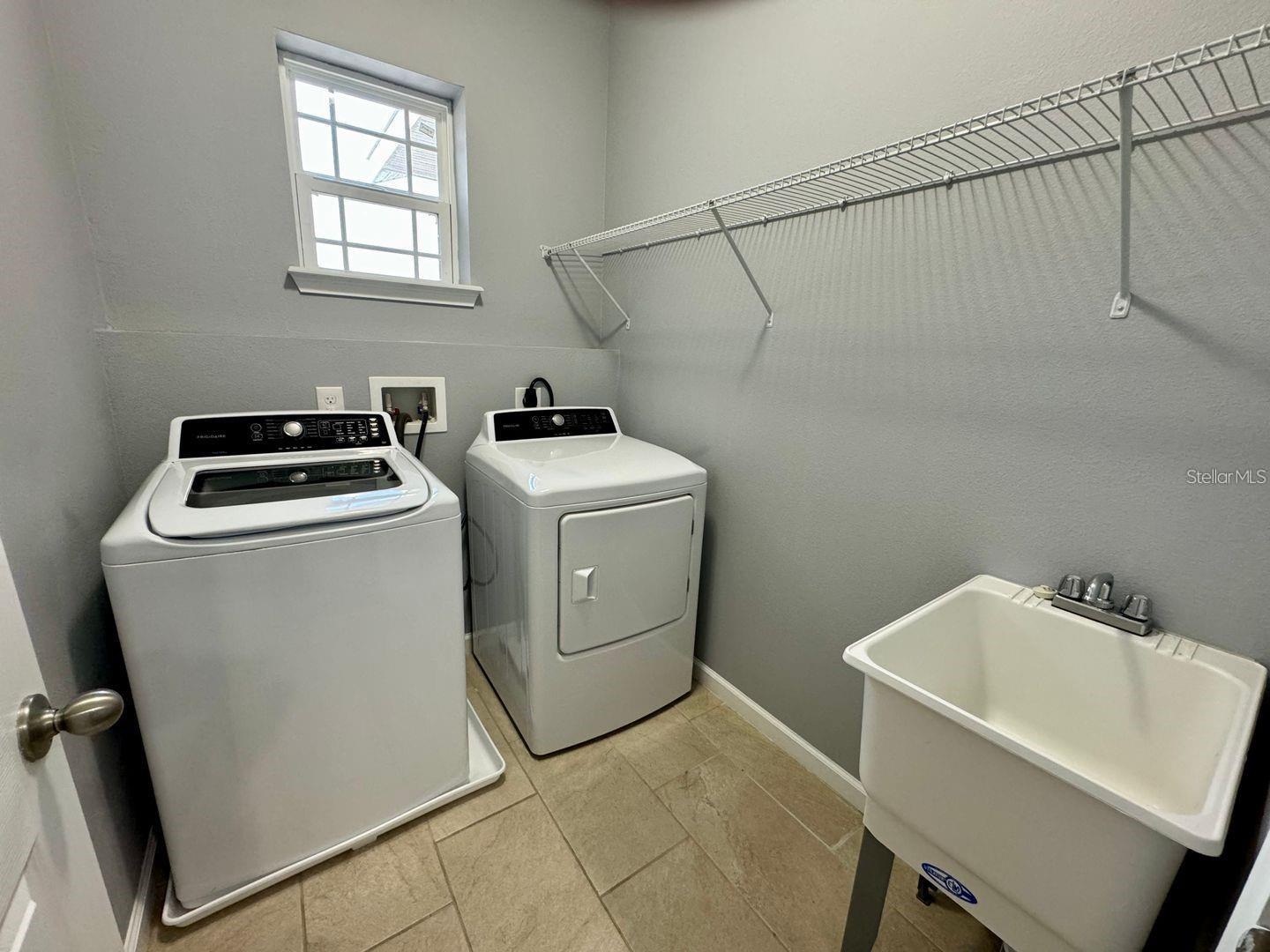 930 LAKEFRONT VILLAGE DR, CLERMONT, FL, 34711