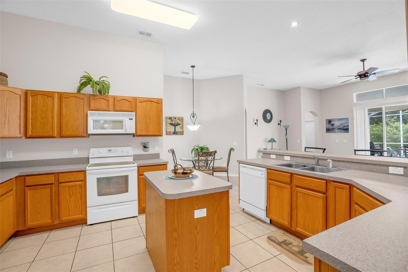 685 MALAGA, DELTONA, FL, 32725