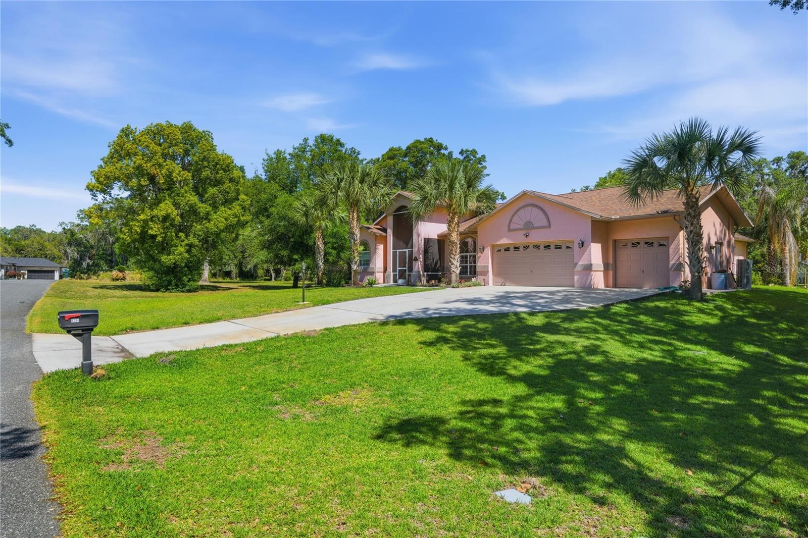 8204 E FAIRWAY LOOP, INVERNESS, FL, 34450