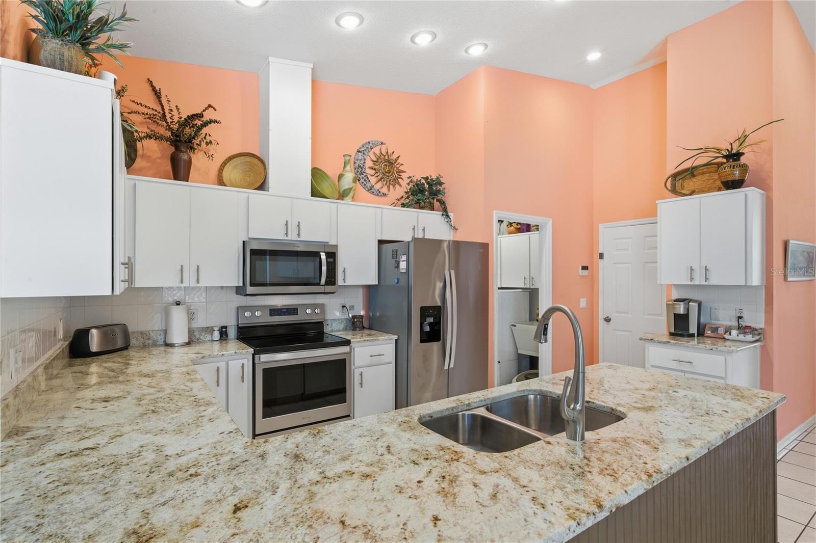 8204 E FAIRWAY LOOP, INVERNESS, FL, 34450