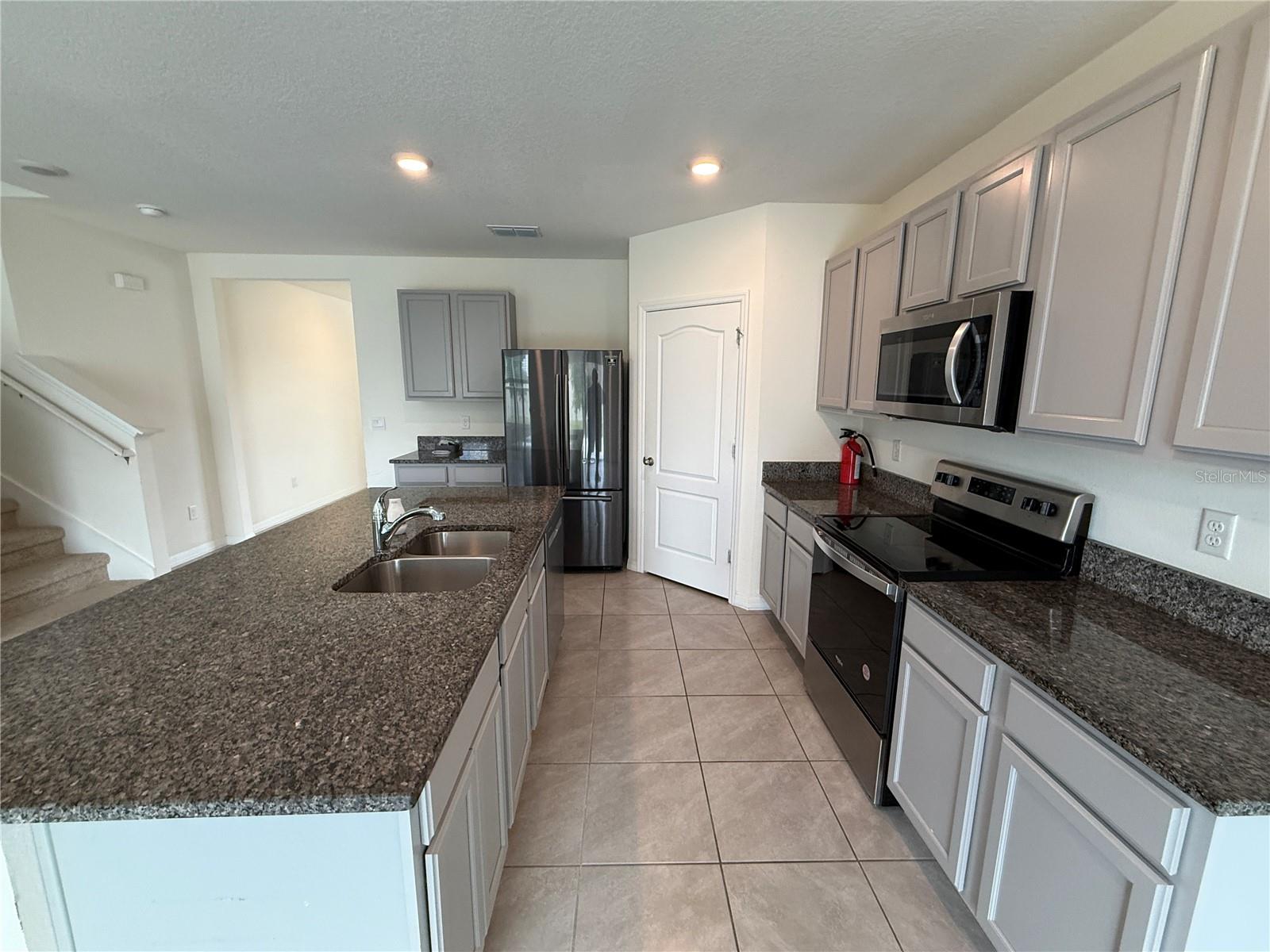 2029 MAPLE RIDGE DR, ZELLWOOD, FL, 32798