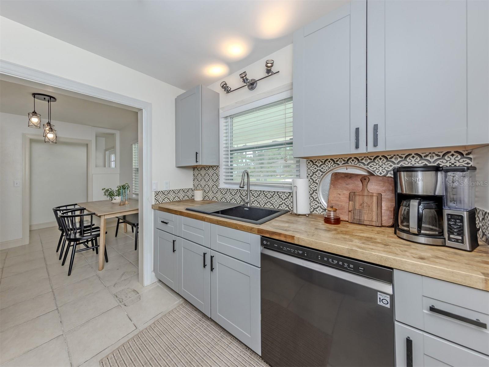 929 CYPRESS AVE, VENICE, FL, 34285