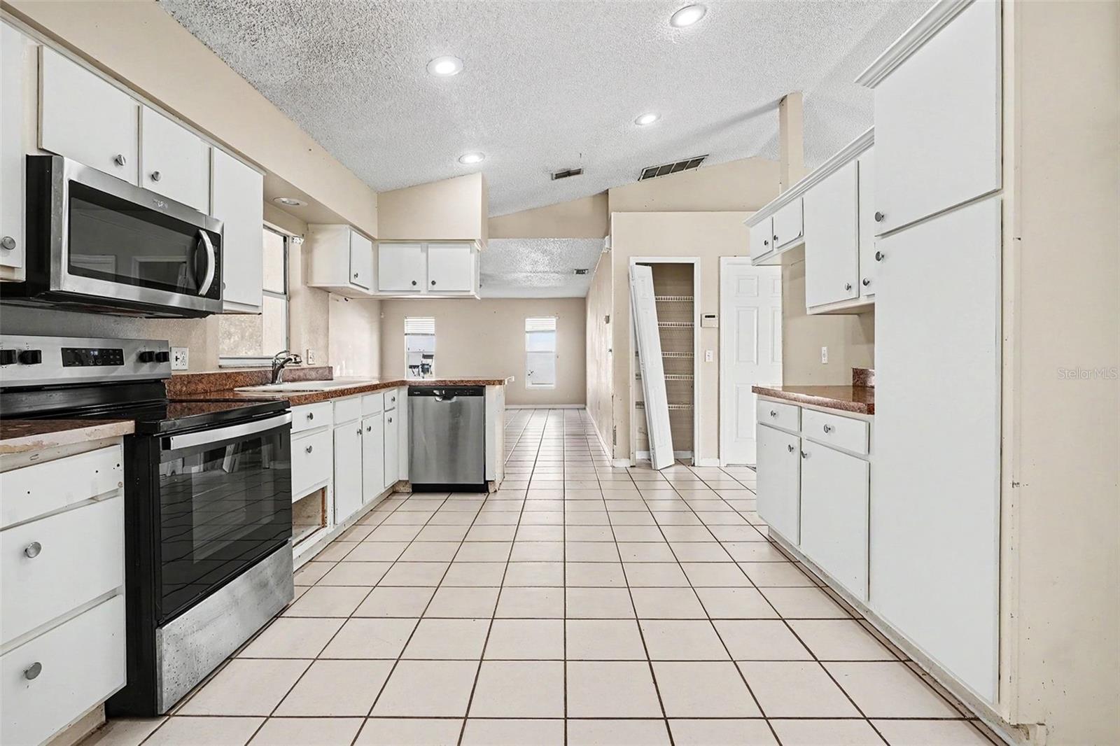 2537 JASMINE TRACE DR, KISSIMMEE, FL, 34758