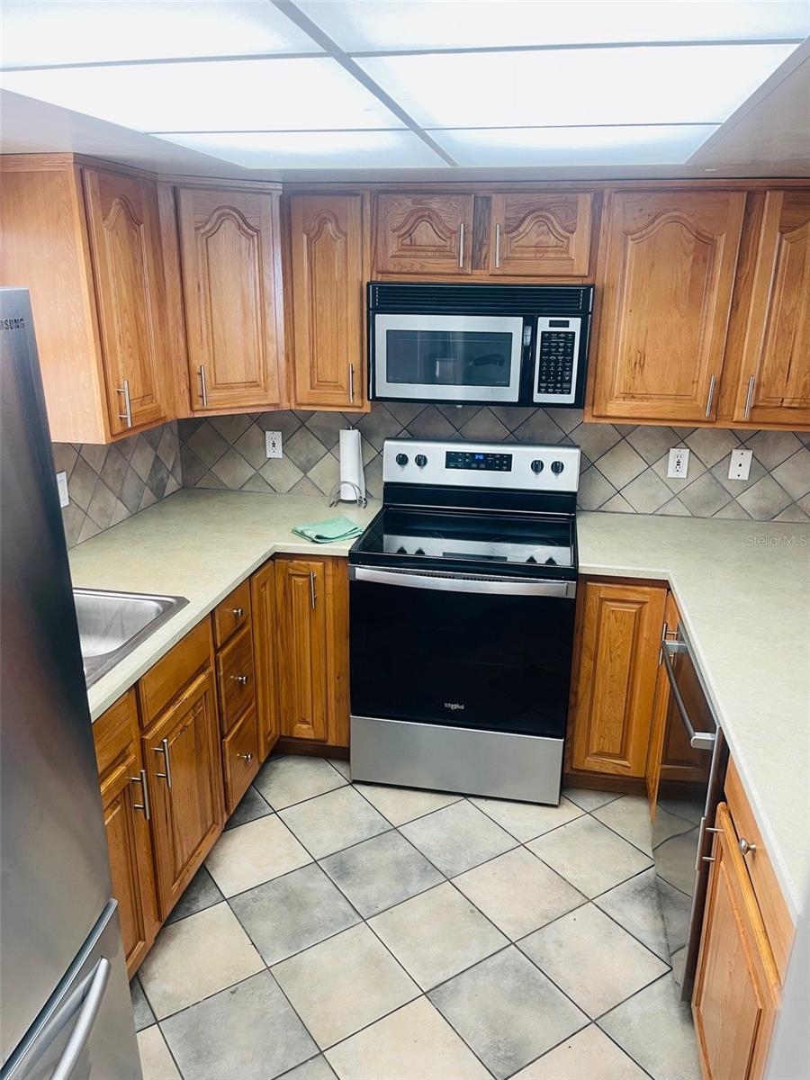 999 ELEANOR AVE, DELTONA, FL, 32725