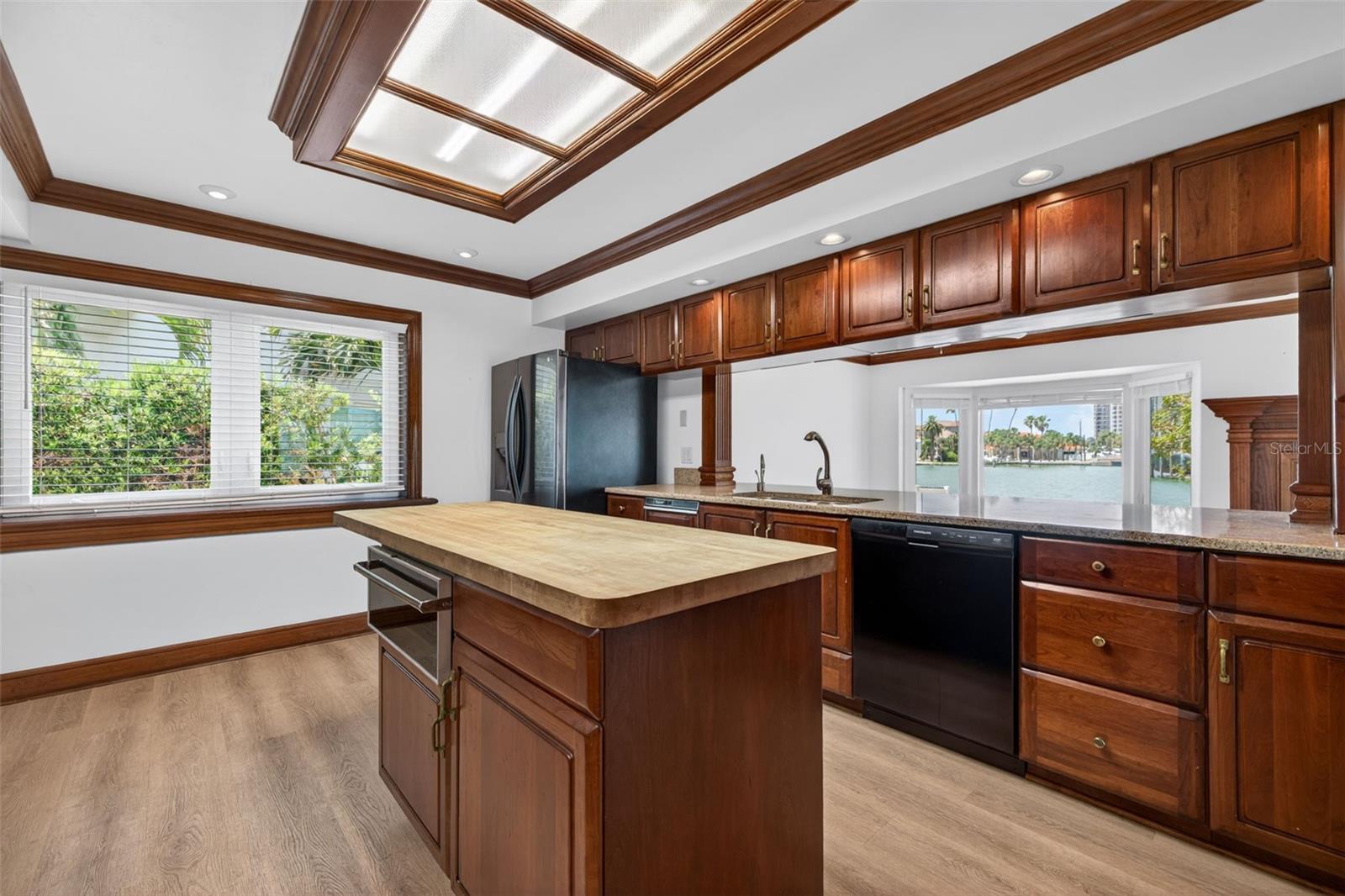 3111 WEDGEWOOD DR, BELLEAIR BEACH, FL, 33786