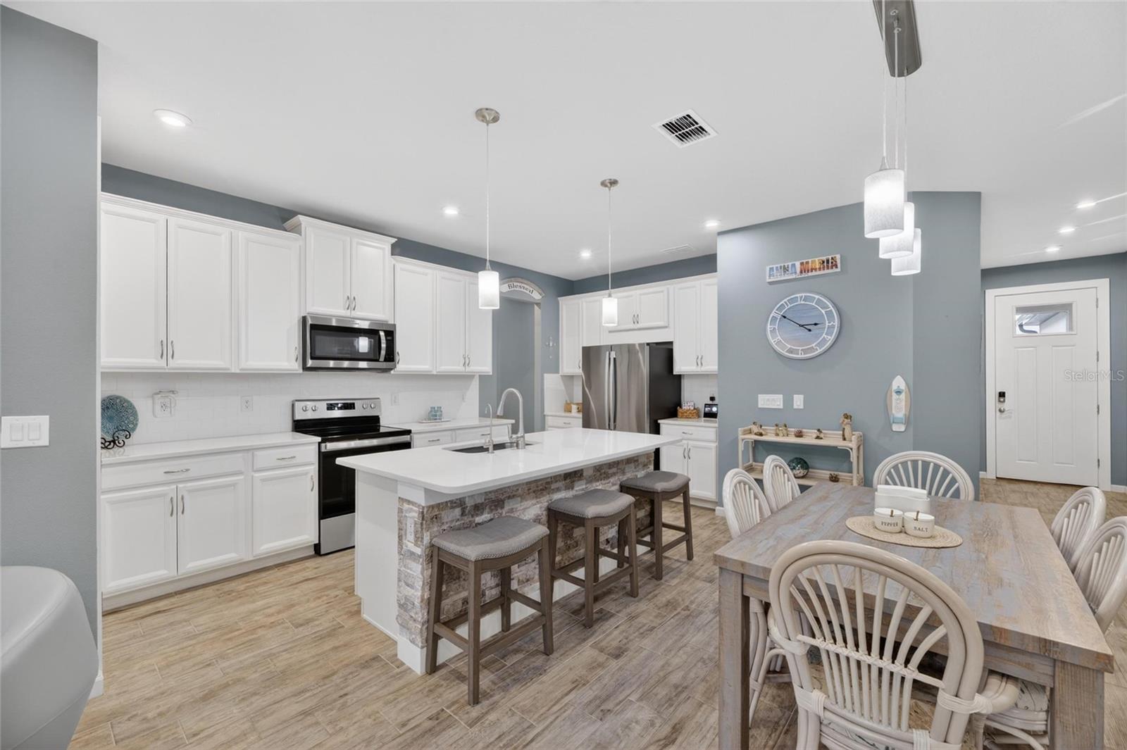 3766 LAUGHING DOVE AVE, SUN CITY CENTER, FL, 33573