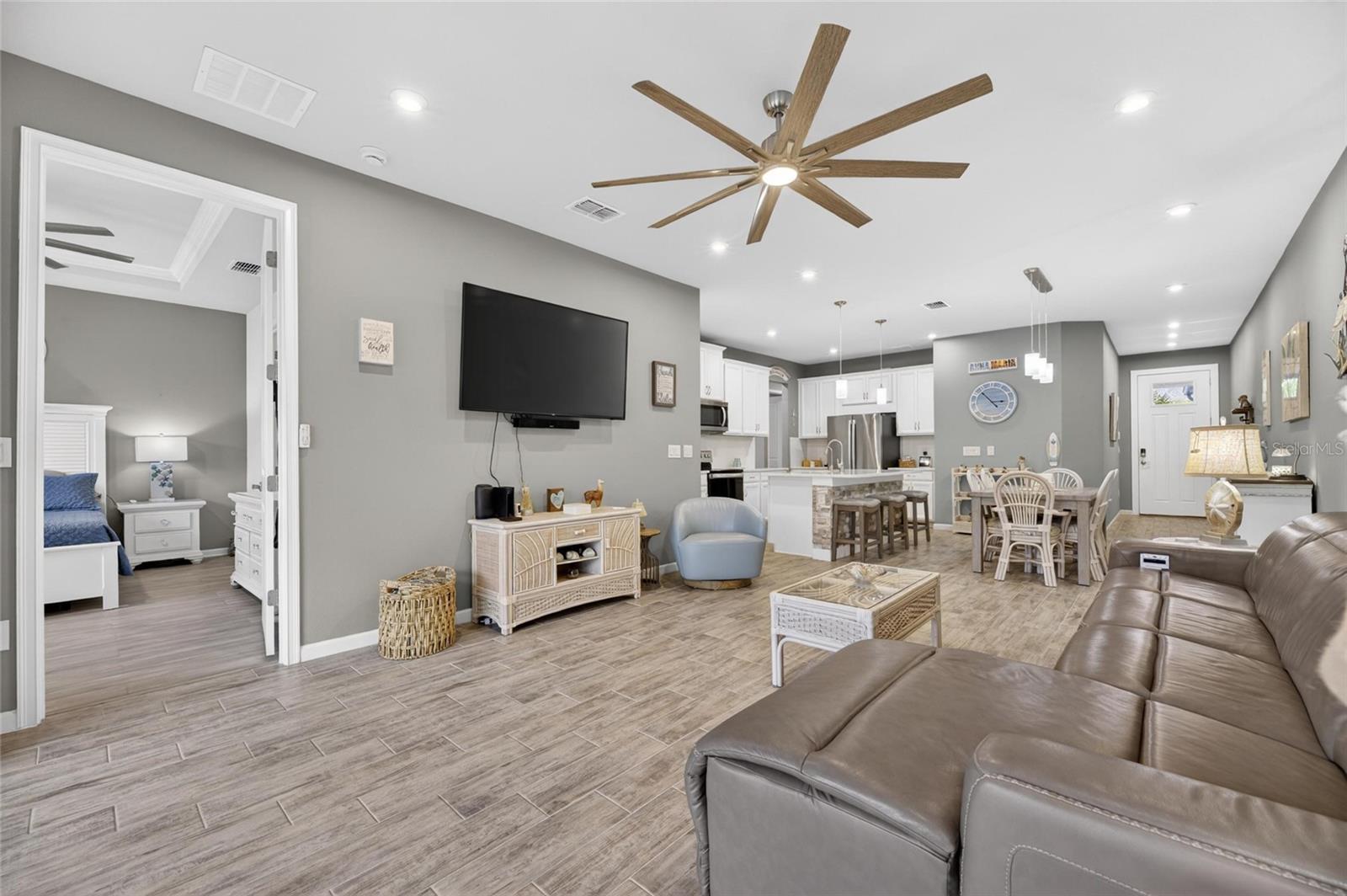 3766 LAUGHING DOVE AVE, SUN CITY CENTER, FL, 33573