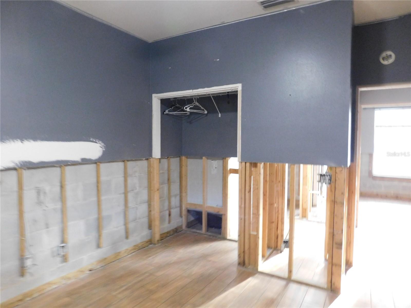 2525 N VALRICO RD, SEFFNER, FL, 33584