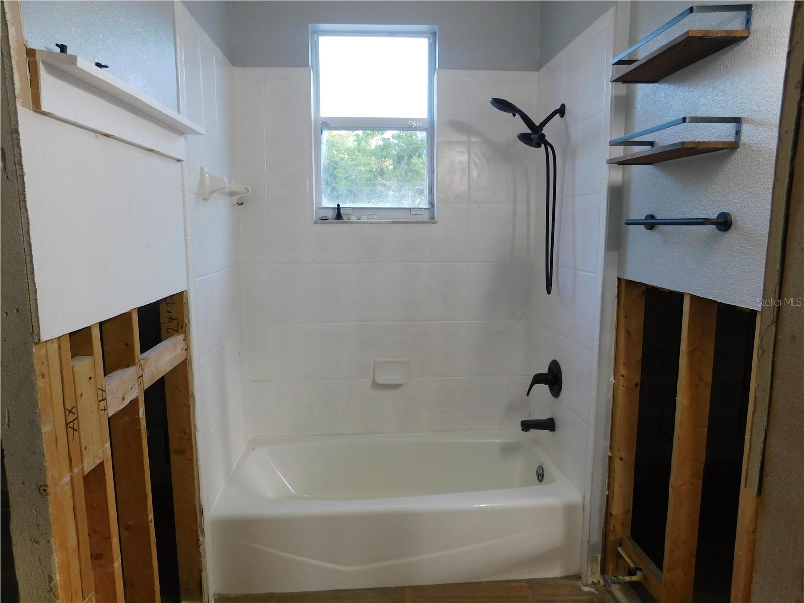 2525 N VALRICO RD, SEFFNER, FL, 33584