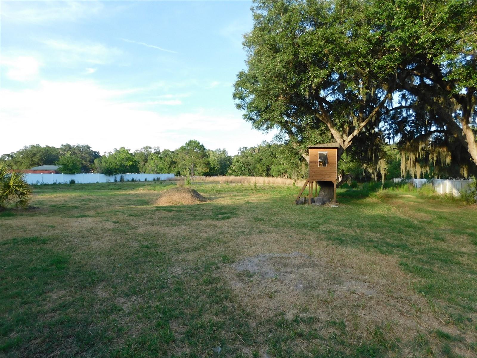2525 N VALRICO RD, SEFFNER, FL, 33584