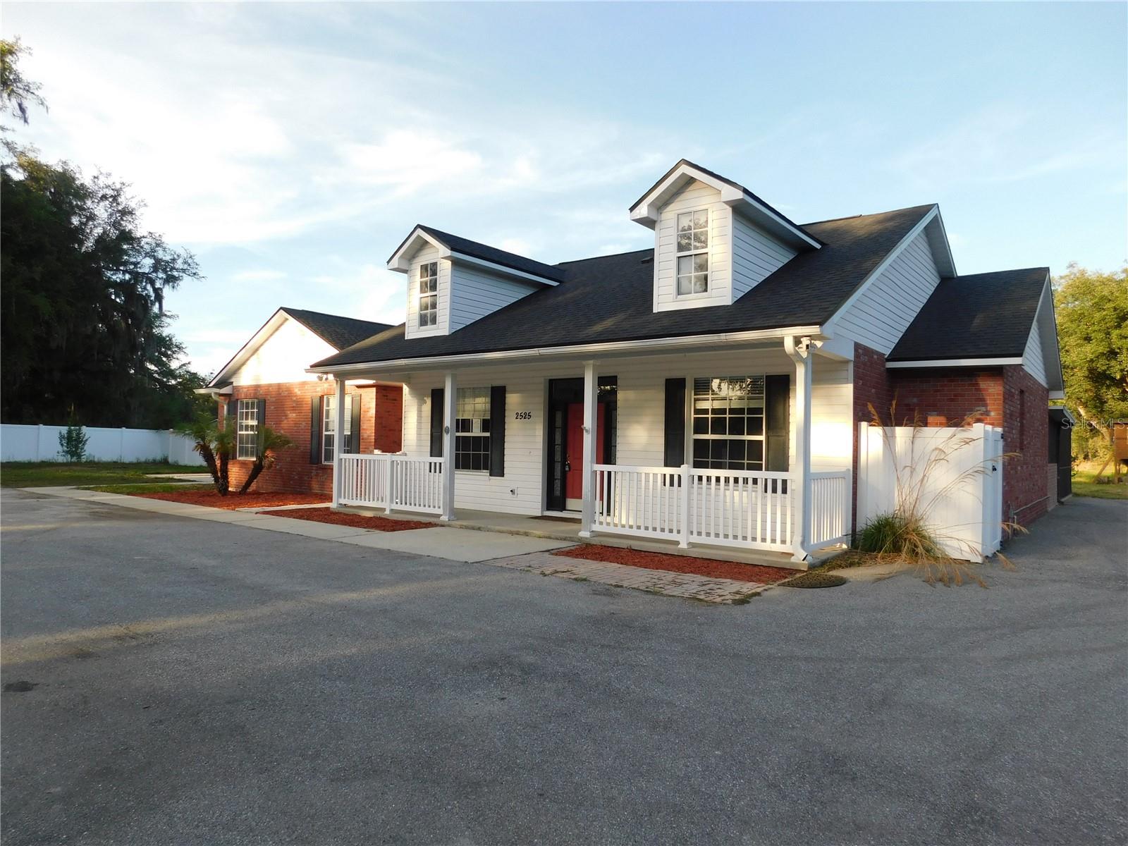 2525 N VALRICO RD, SEFFNER, FL, 33584