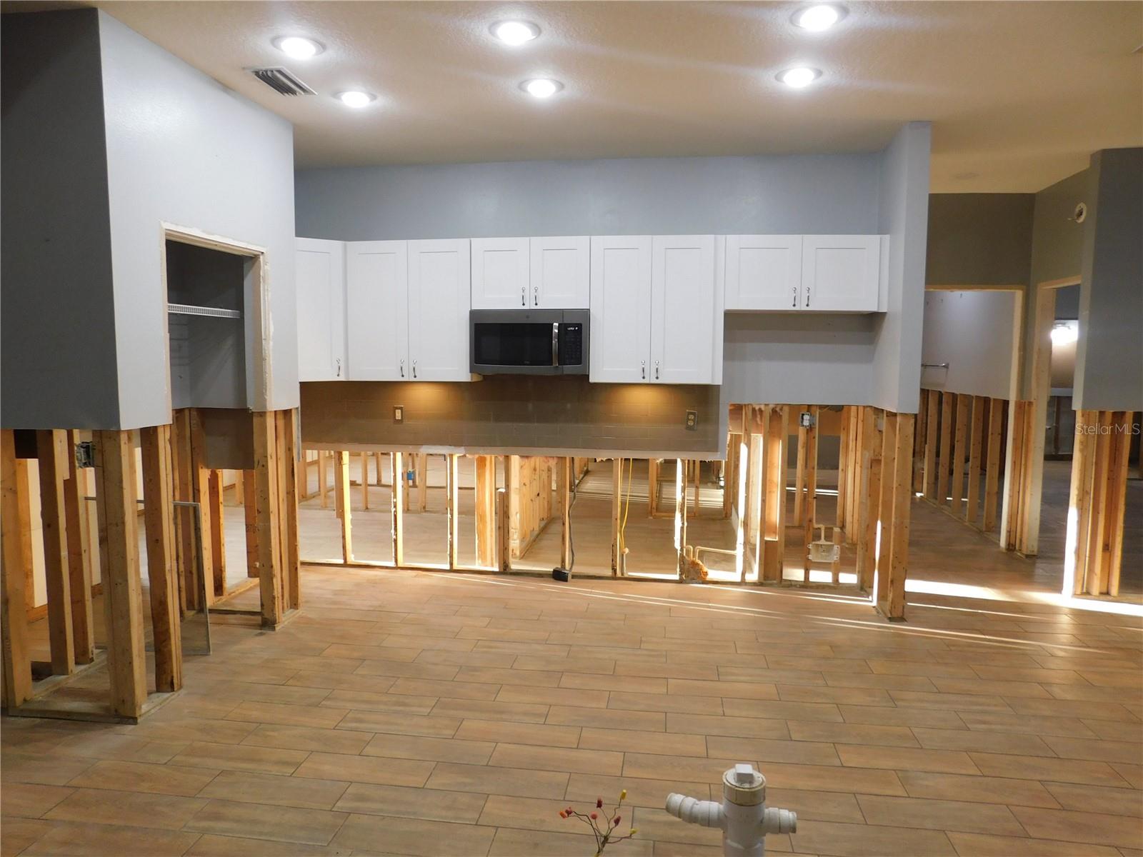 2525 N VALRICO RD, SEFFNER, FL, 33584