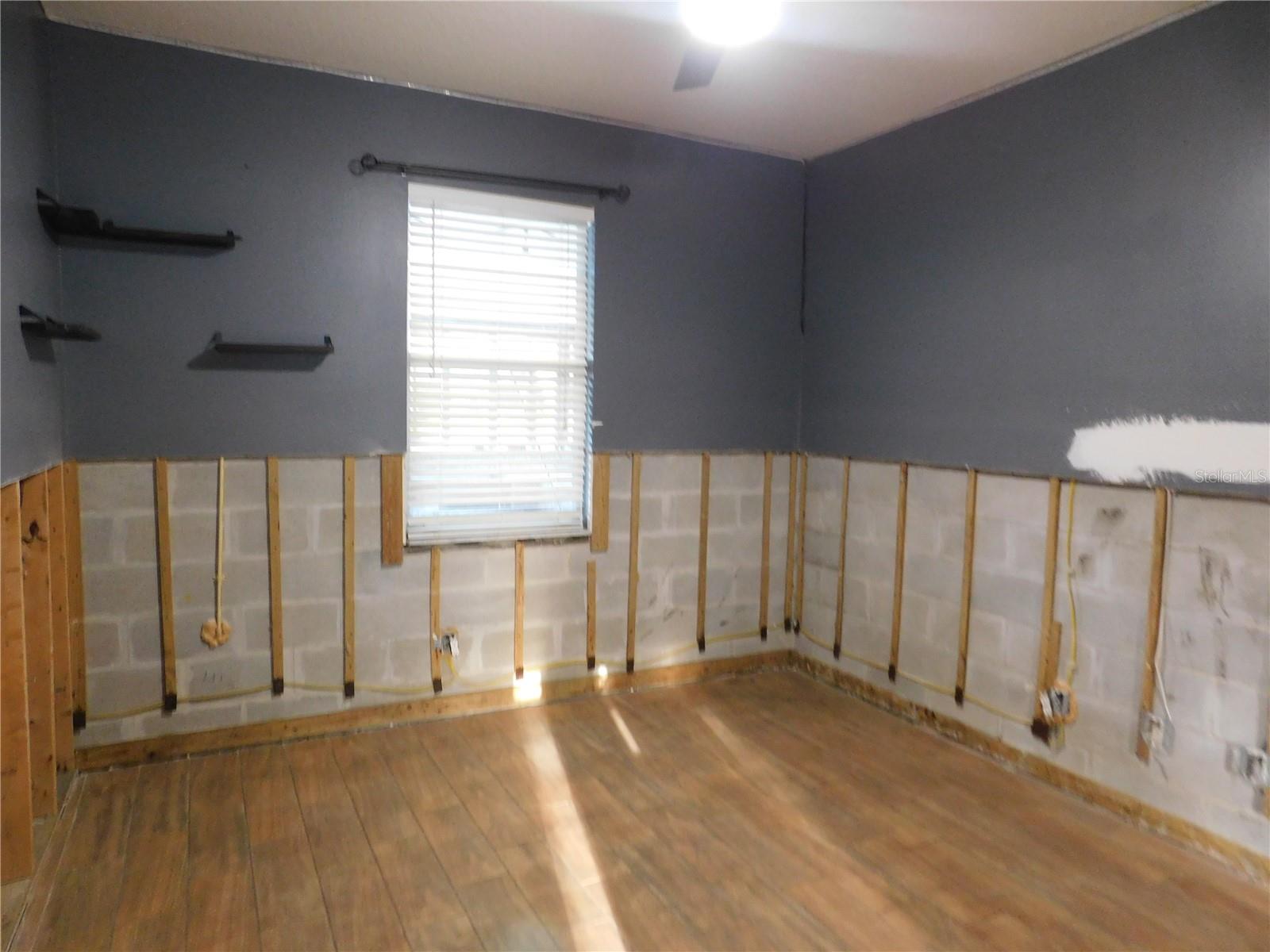 2525 N VALRICO RD, SEFFNER, FL, 33584
