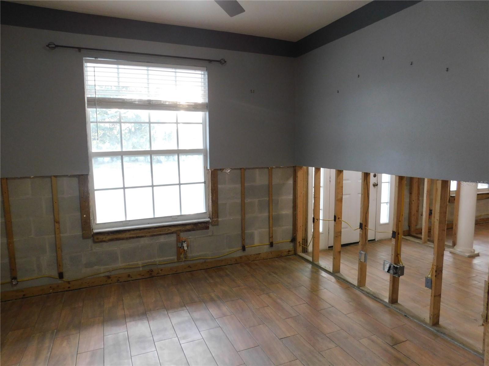 2525 N VALRICO RD, SEFFNER, FL, 33584