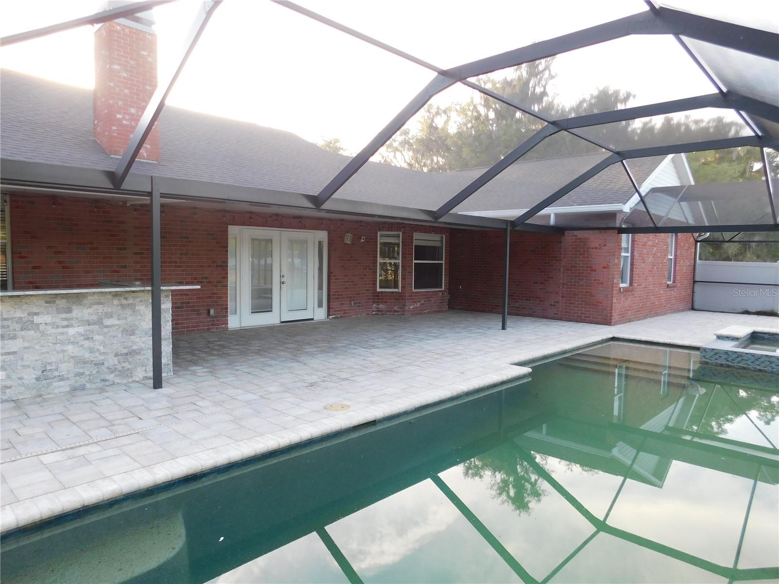 2525 N VALRICO RD, SEFFNER, FL, 33584