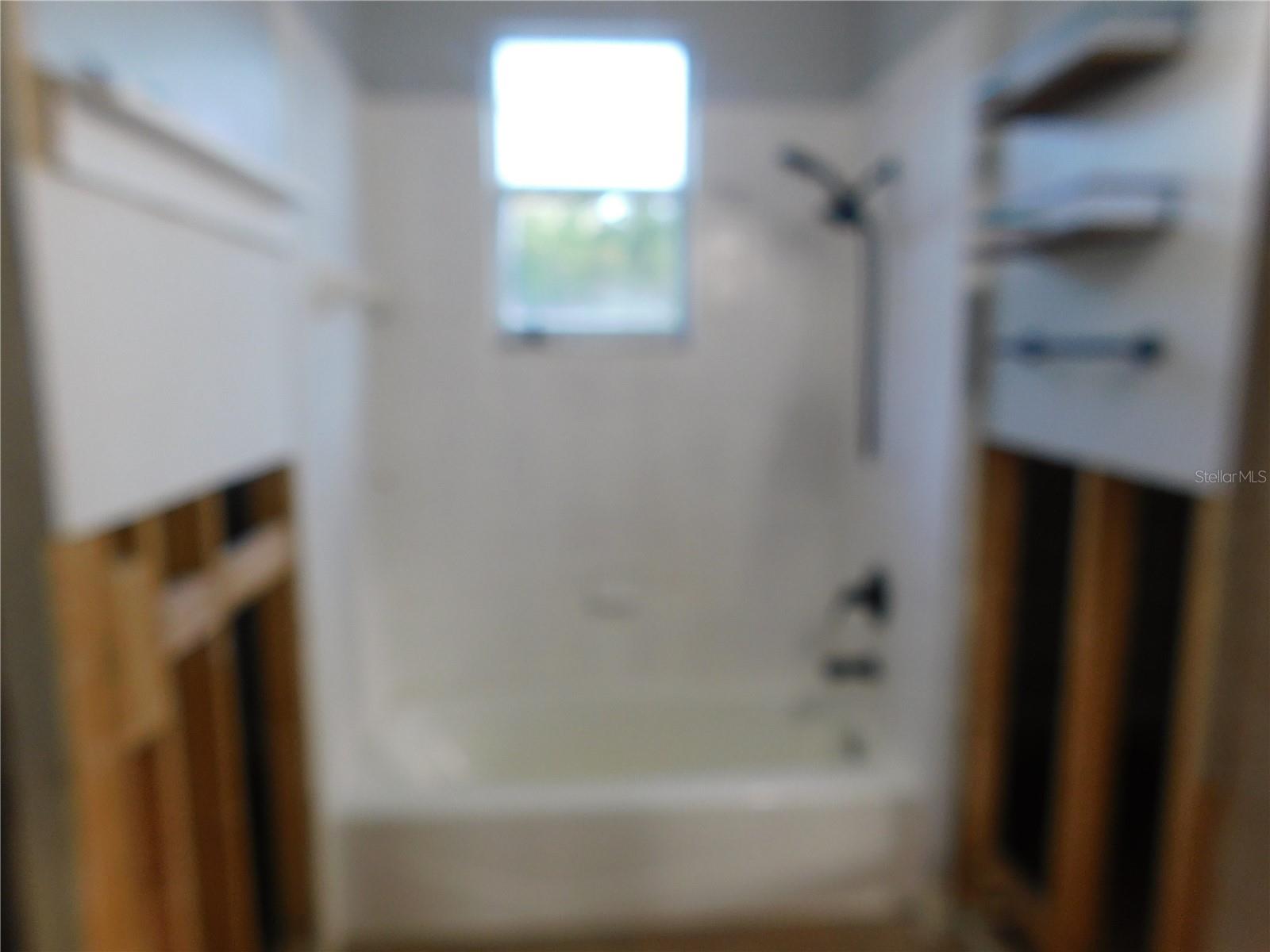 2525 N VALRICO RD, SEFFNER, FL, 33584