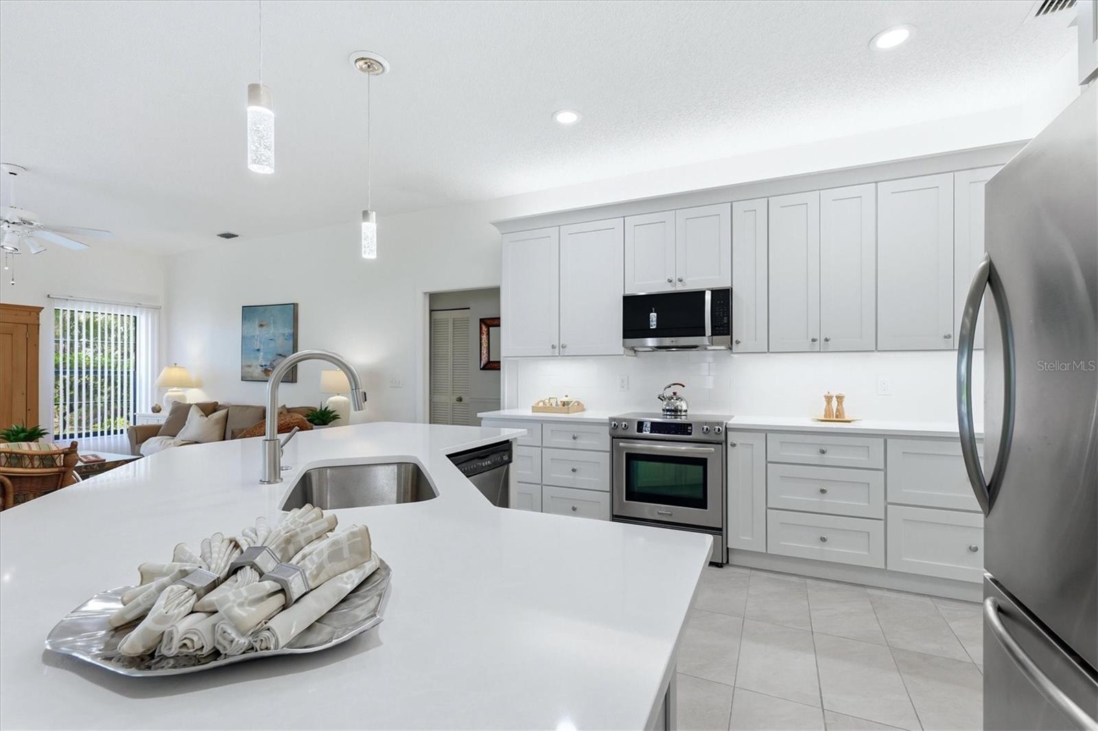 216 CARRIAGE HOUSE LN #216, NOKOMIS, FL, 34275