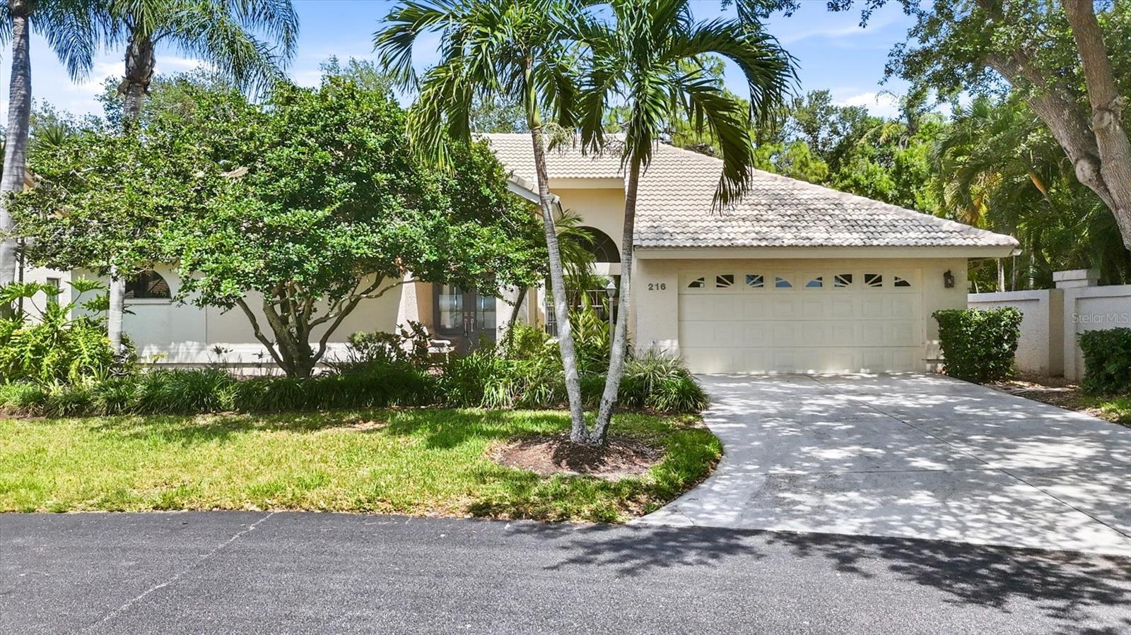 216 CARRIAGE HOUSE LN #216, NOKOMIS, FL, 34275