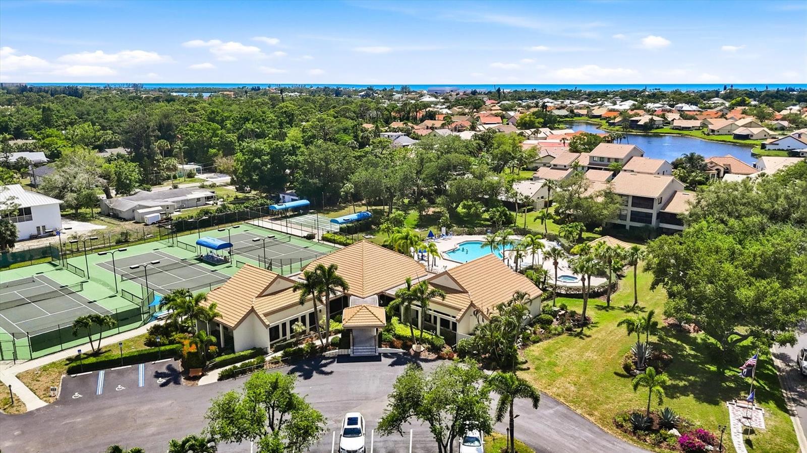 216 CARRIAGE HOUSE LN #216, NOKOMIS, FL, 34275