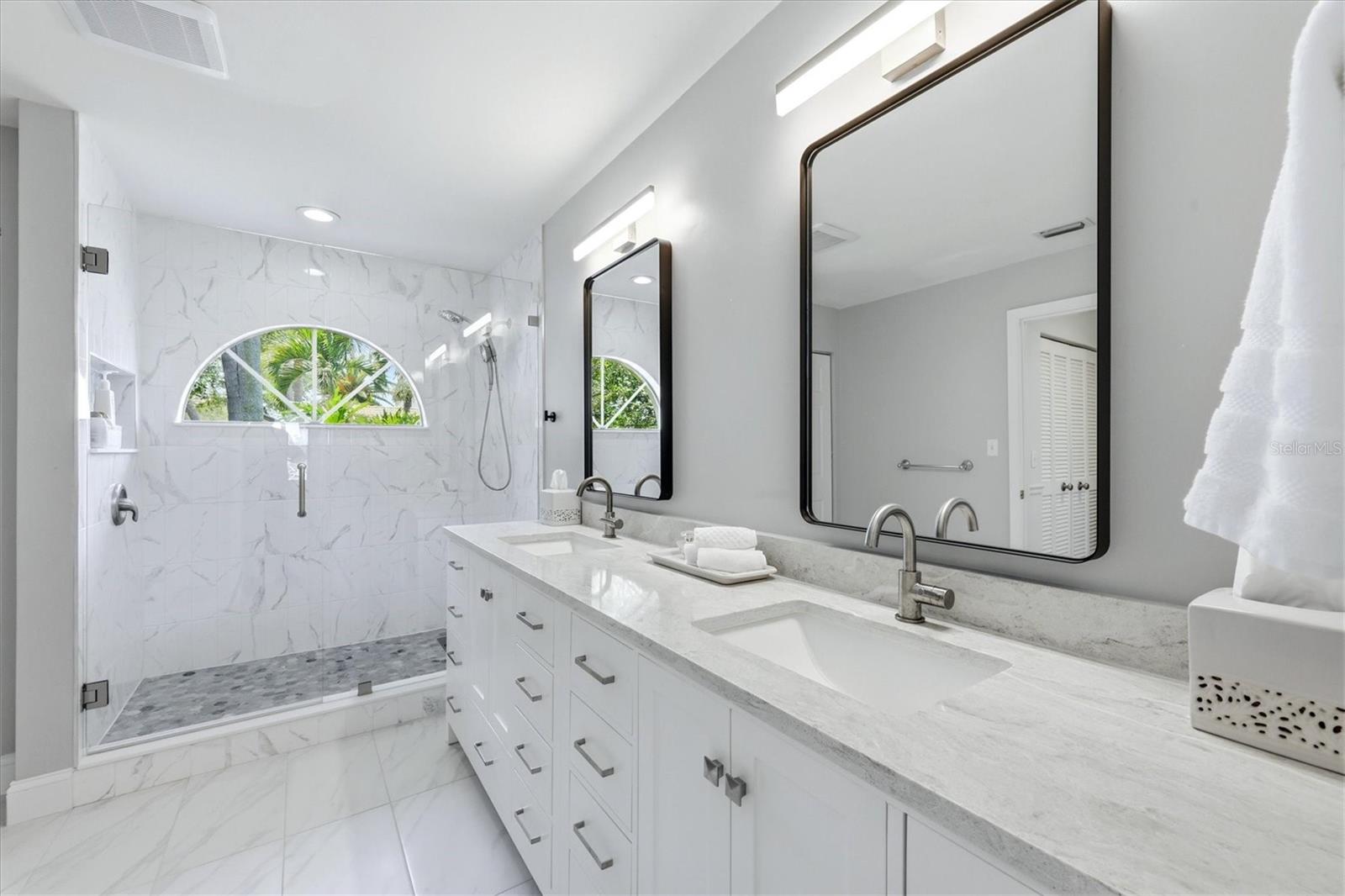 216 CARRIAGE HOUSE LN #216, NOKOMIS, FL, 34275