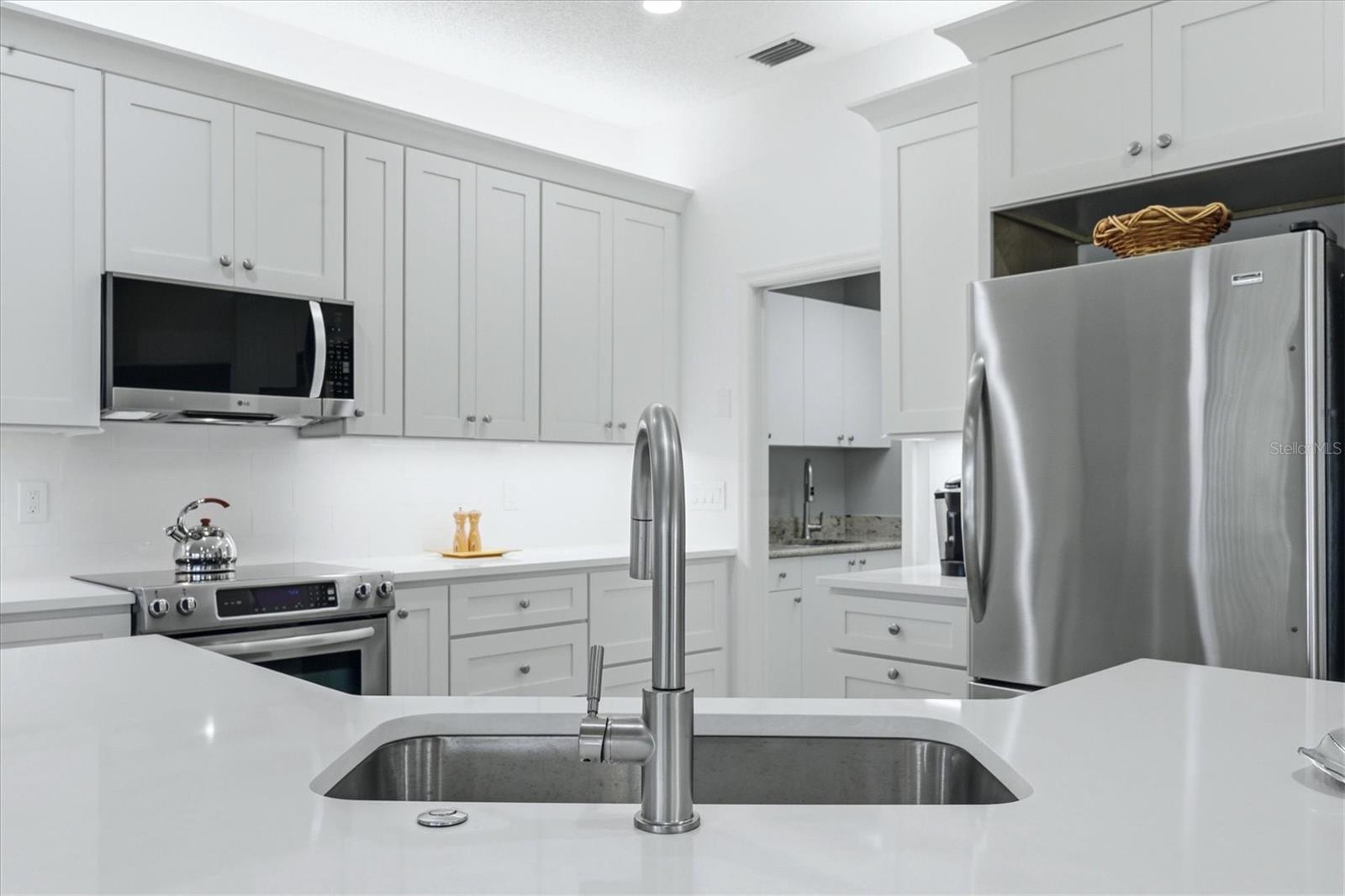 216 CARRIAGE HOUSE LN #216, NOKOMIS, FL, 34275