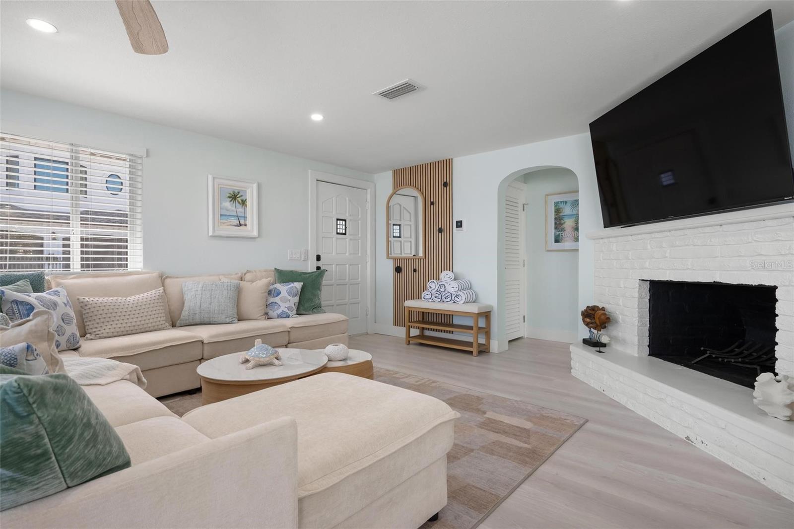 118 9TH ST N, BRADENTON BEACH, FL, 34217
