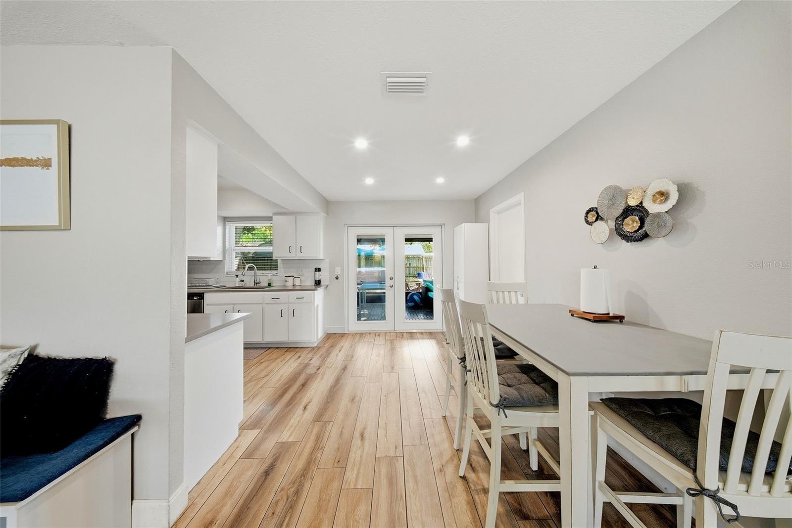 7976 SHADOW RUN DR, LARGO, FL, 33773