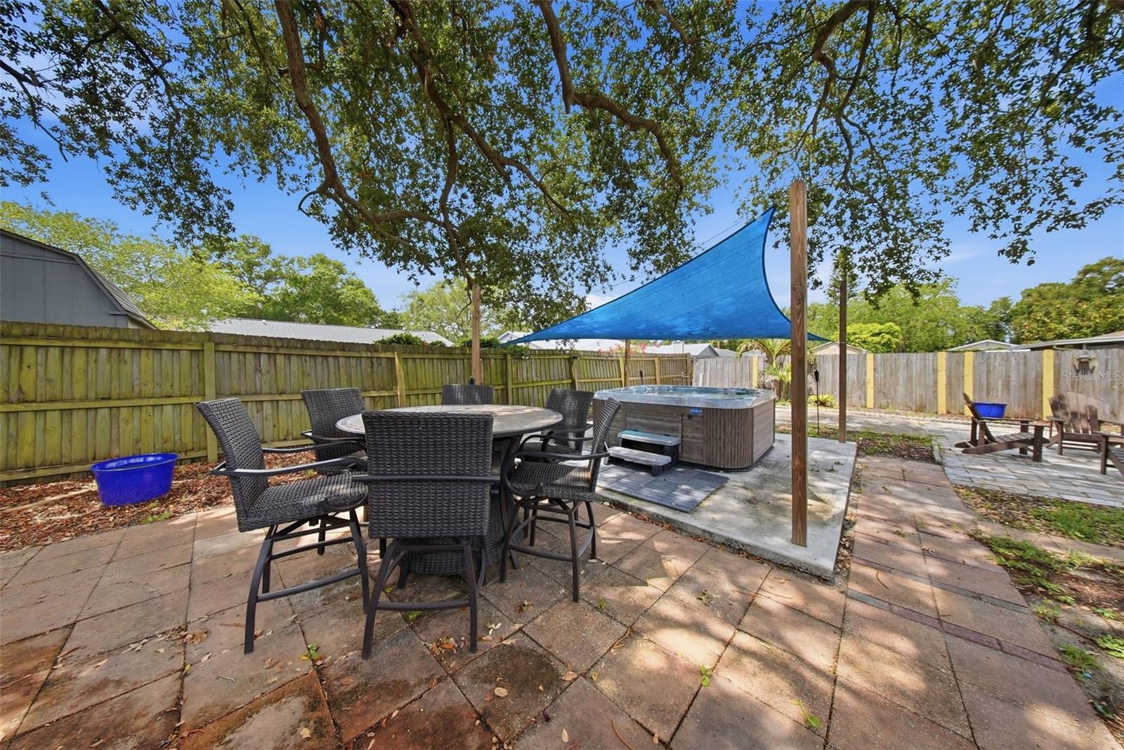7976 SHADOW RUN DR, LARGO, FL, 33773