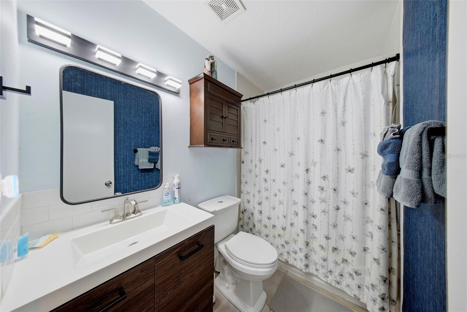7976 SHADOW RUN DR, LARGO, FL, 33773