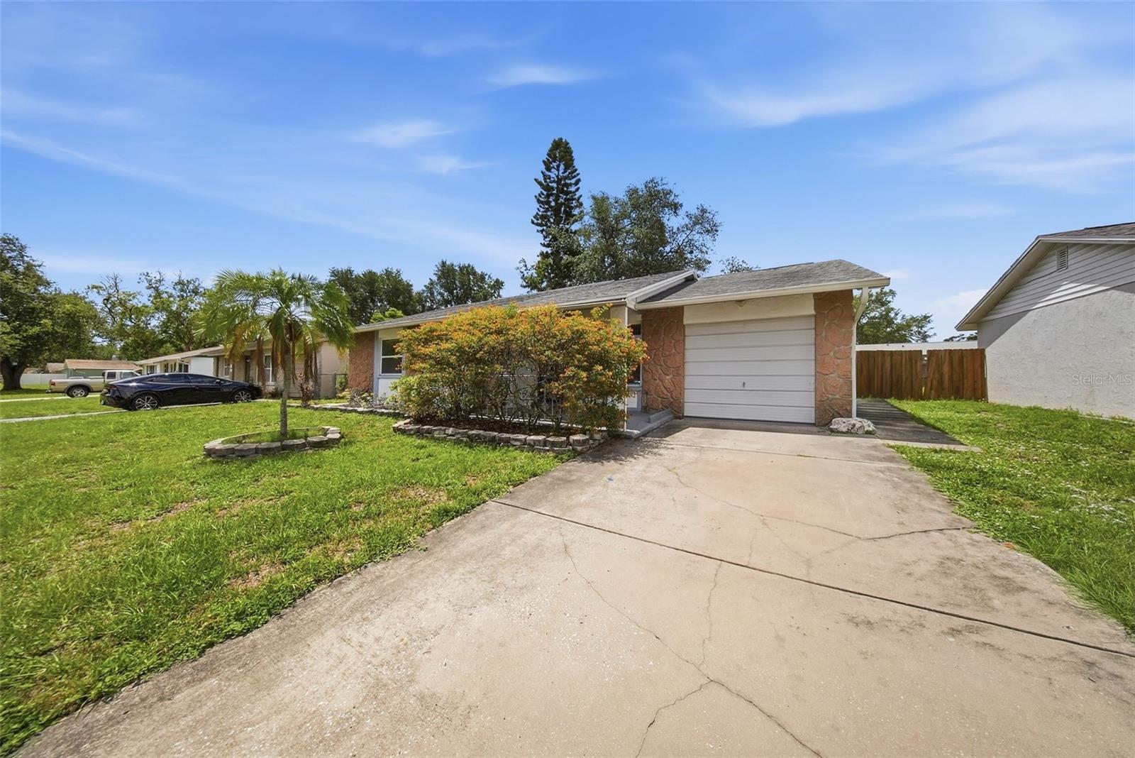 7976 SHADOW RUN DR, LARGO, FL, 33773