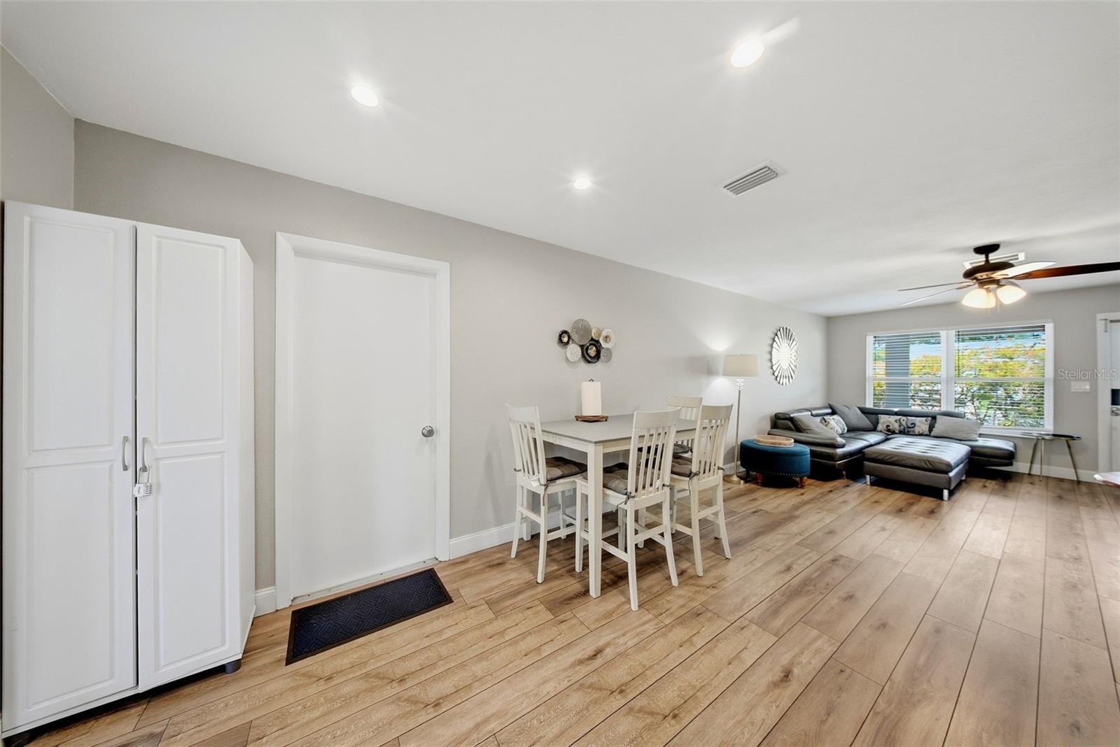 7976 SHADOW RUN DR, LARGO, FL, 33773