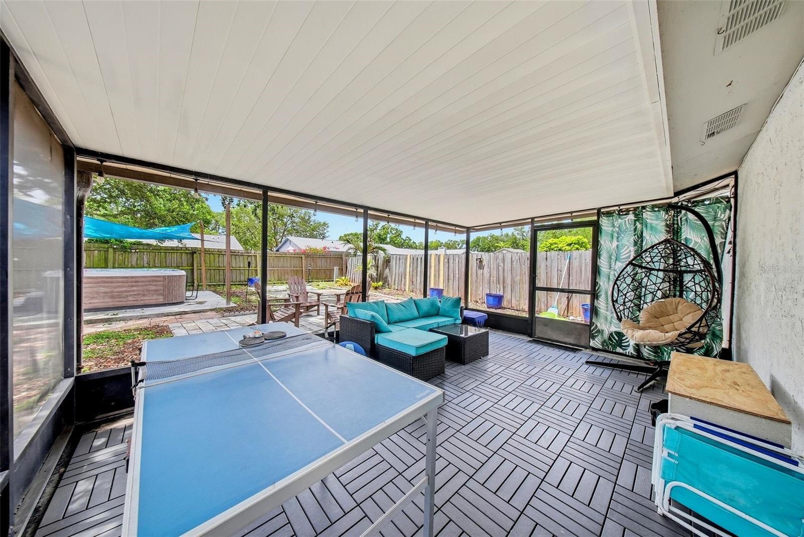 7976 SHADOW RUN DR, LARGO, FL, 33773