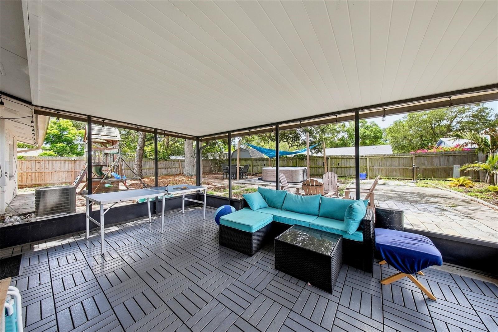 7976 SHADOW RUN DR, LARGO, FL, 33773