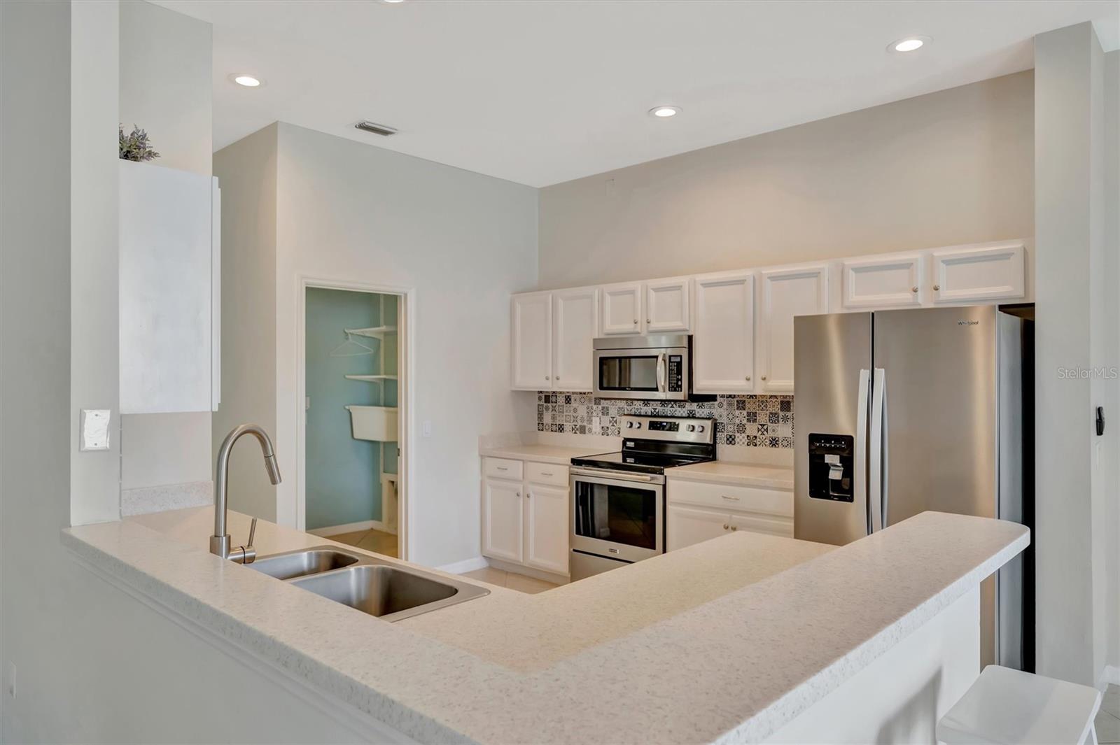 4802 BOOKELIA CIR, BRADENTON, FL, 34203