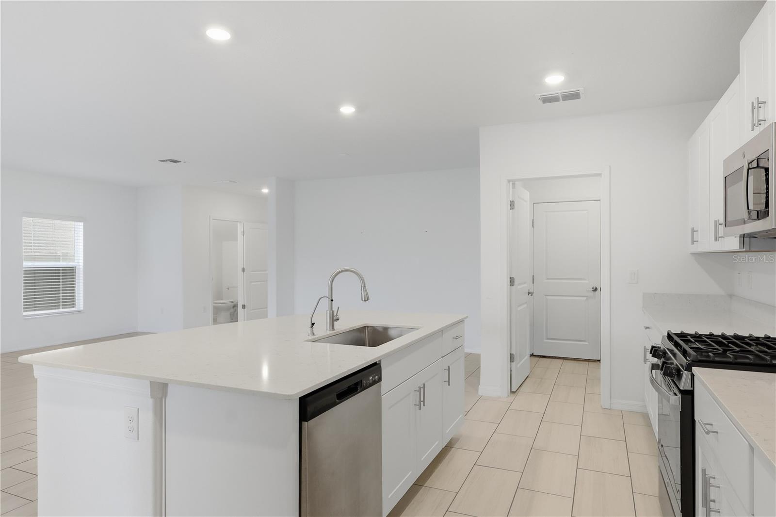 22279 STORYBOOK CABIN WAY, LAND O LAKES, FL, 34637