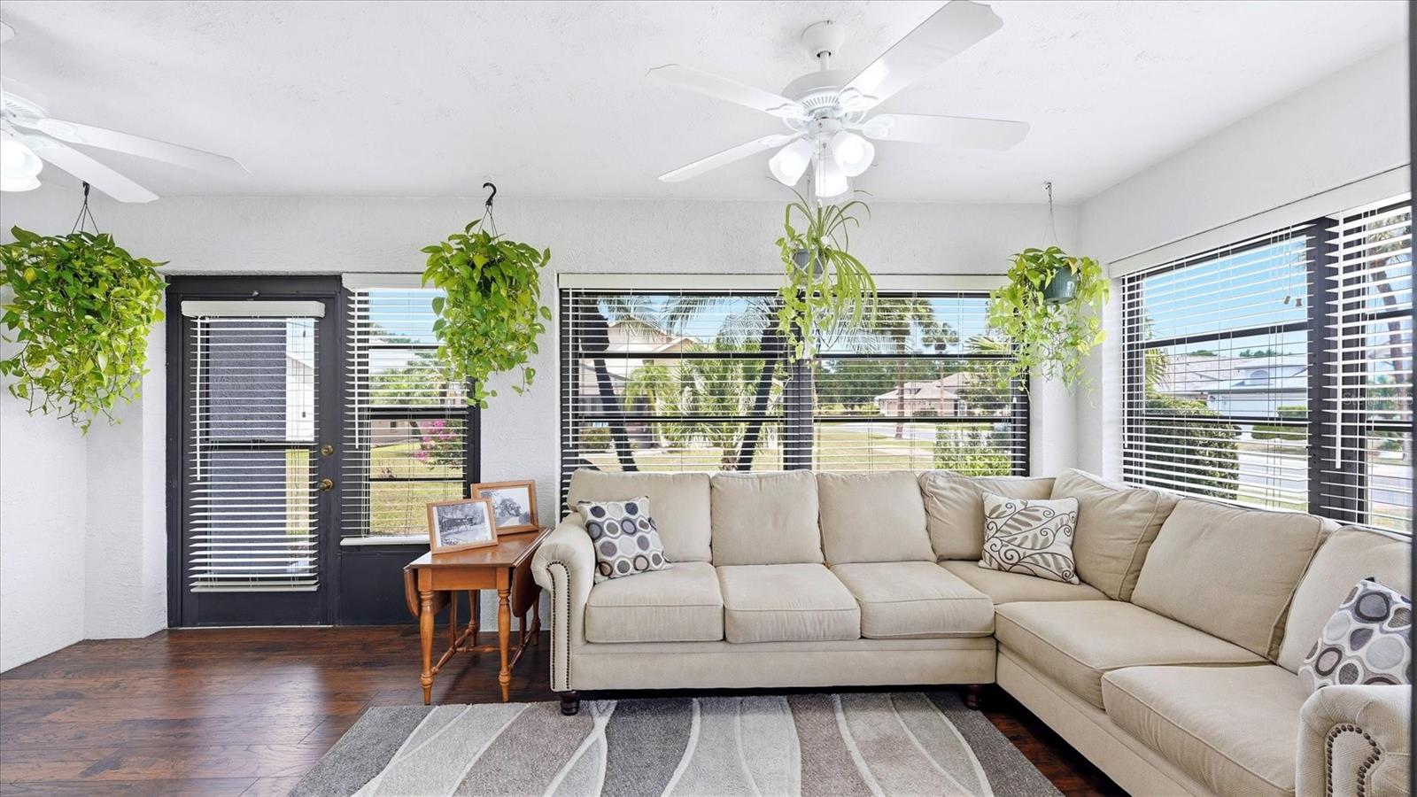 1834 E DEL WEBB BLVD, SUN CITY CENTER, FL, 33573
