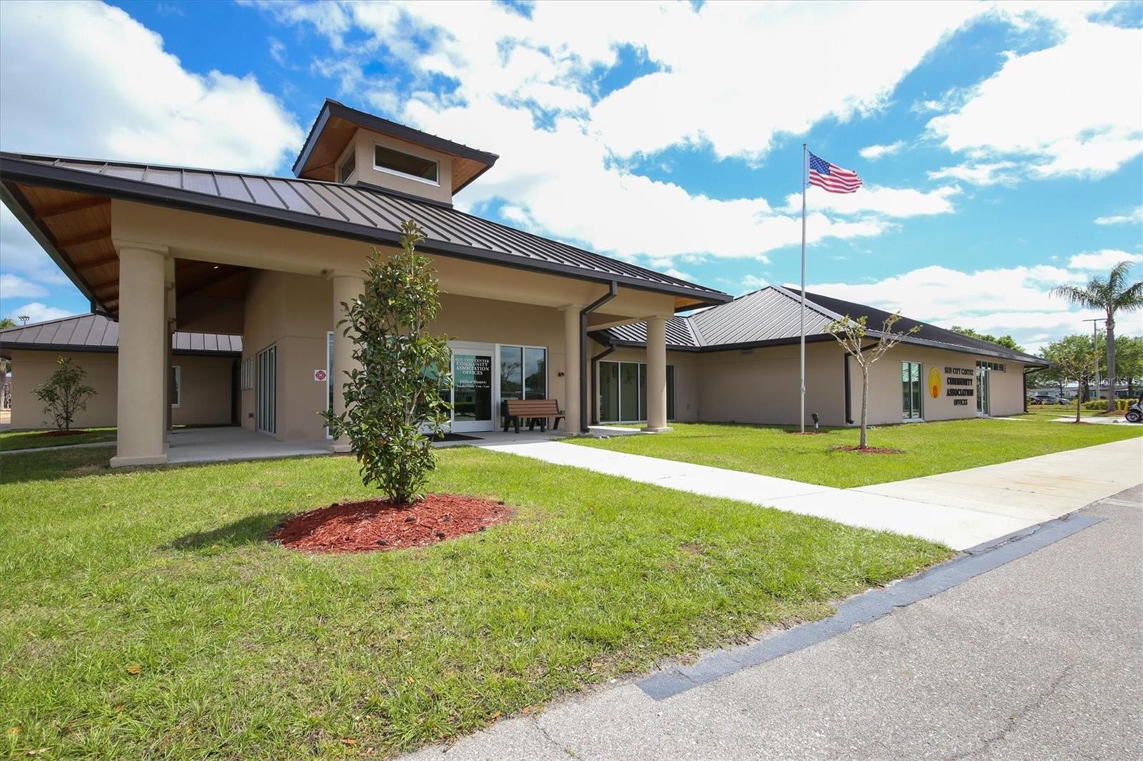 1834 E DEL WEBB BLVD, SUN CITY CENTER, FL, 33573