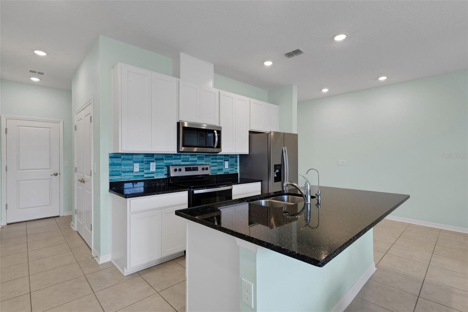 11610 WOODLEAF DR, LAKEWOOD RANCH, FL, 34211