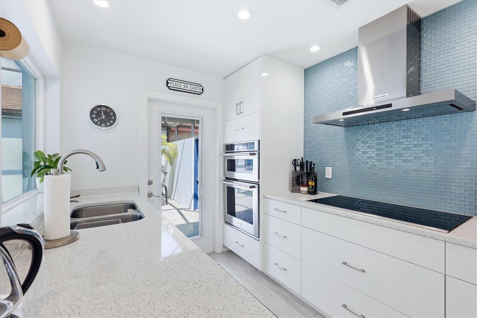 3694 GLEN OAKS MANOR DR, SARASOTA, FL, 34232