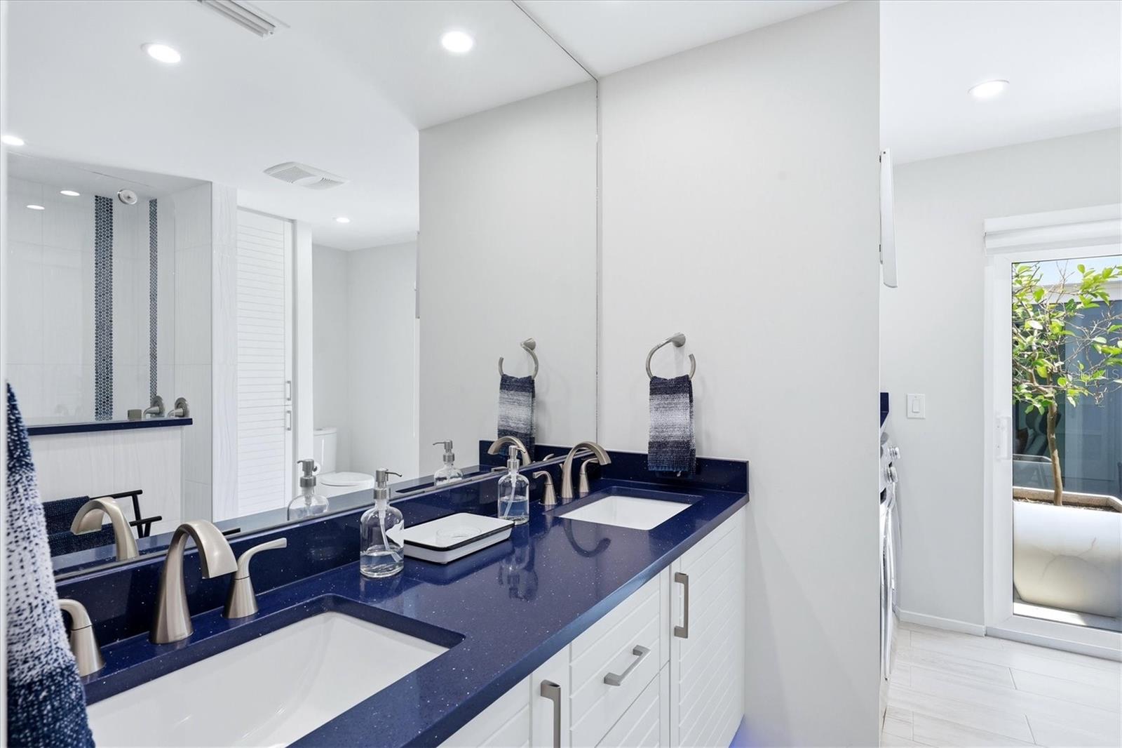 3694 GLEN OAKS MANOR DR, SARASOTA, FL, 34232