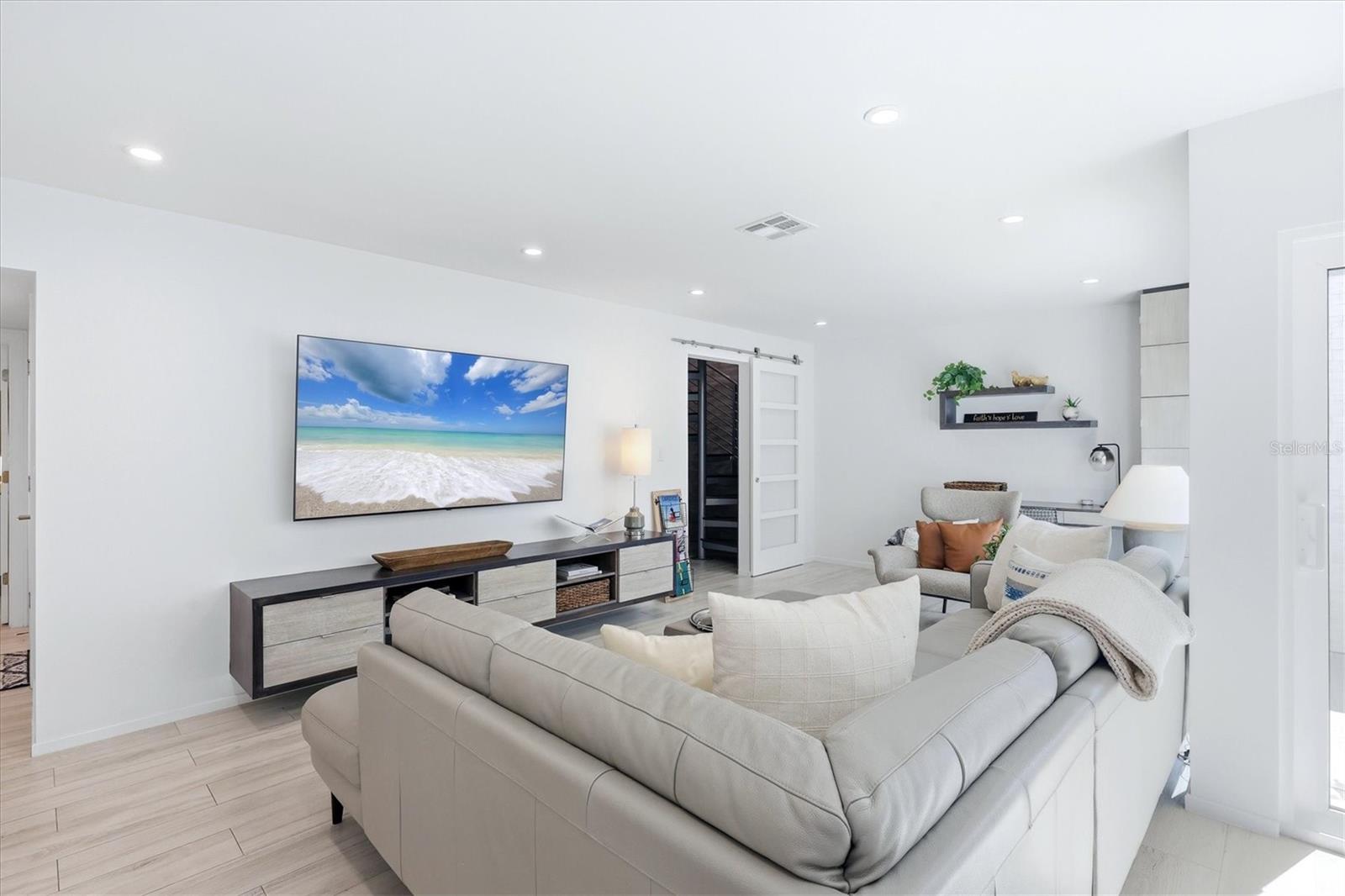 3694 GLEN OAKS MANOR DR, SARASOTA, FL, 34232
