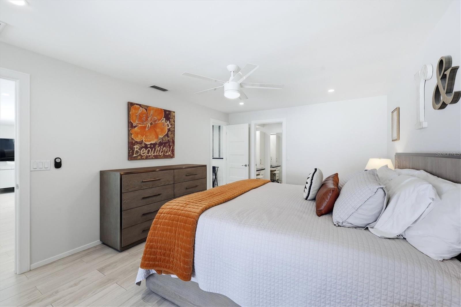 3694 GLEN OAKS MANOR DR, SARASOTA, FL, 34232