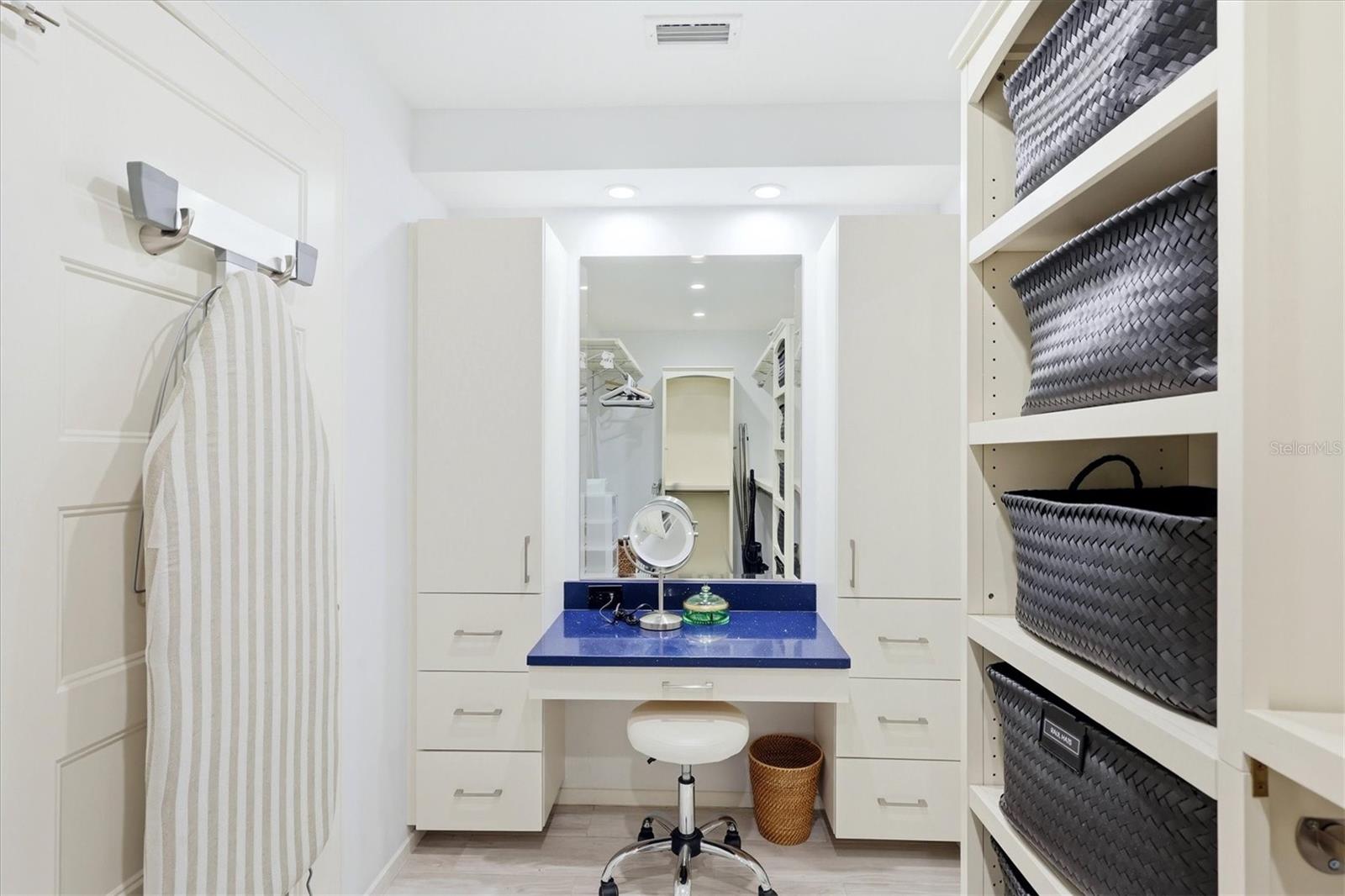 3694 GLEN OAKS MANOR DR, SARASOTA, FL, 34232