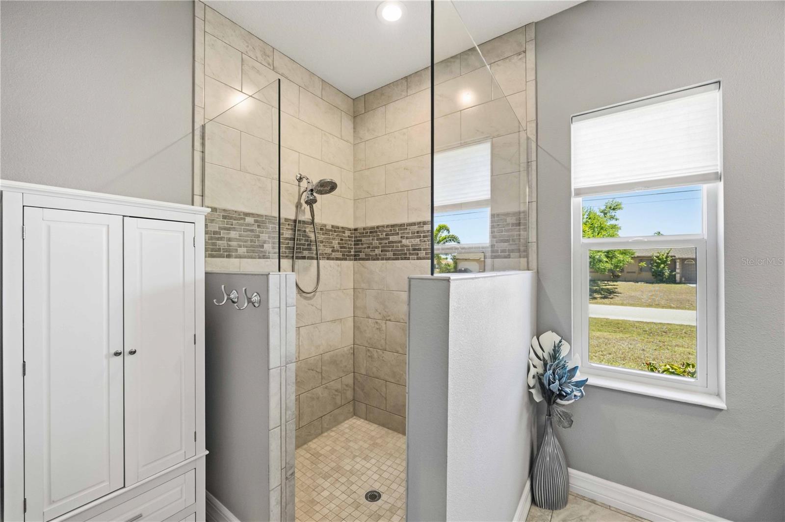 18042 PETOSKEY CIR, PORT CHARLOTTE, FL, 33948