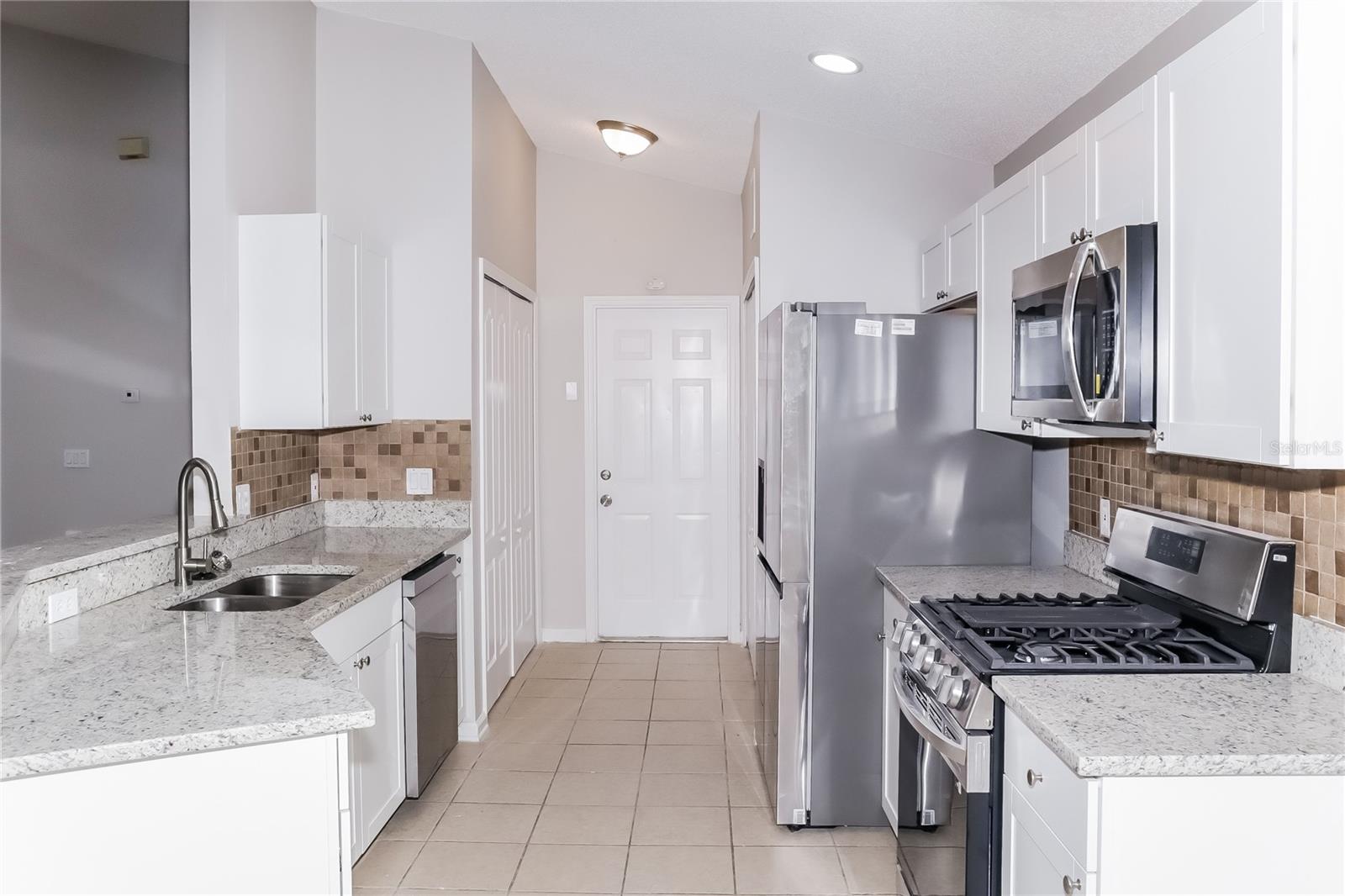 2544 MEADOW OAKS LOOP, CLERMONT, FL, 34714